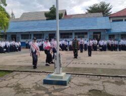 Jadi Pembina Upacara Di SMPN 1 HST Ini Pesan Babinsa Sertu Slamet Buadi