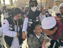 Kisah Polwan Bantu Jemaah Haji saat Cuaca Panas di Arab Saudi