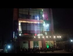 Menyediakan ‘Wanita Penghibur’ Berpakaian Seksi, Karaoke Three Bertentangan Dengan Perda