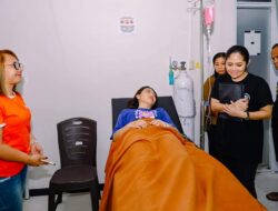 Jamu Makan Malam Kontingen Pesparawi, Bupati Morut Sempatkan Jenguk Anggota Kontingen yang Sakit