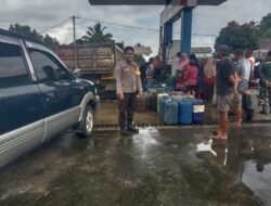 Pantau Distribusi BBM di SPBU Polsek Lamala tingkatkan pengawasan. 