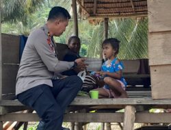 Kisah Kapolsek Nuhon Kunjungi Warga Terpencil Tampalia, Tempuh Jarak 75 KM