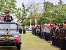 Dimeriahkan Tari Kolosal Manasai, Upacara Hari Bhayangkara ke-78 di Polda Kalteng Berlangsung Khidmad