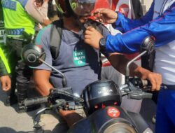 Satlantas Polres Belitung, Bagi-bagi Helm Gratis