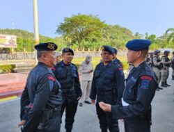 Cegah Judi Online, Provos Brimob Kalteng Rutin Cek Gawai Anggota