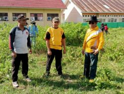 Sambut HUT RI ke-79, Kapolsek Balantak Pimpin Kerja Bakti
