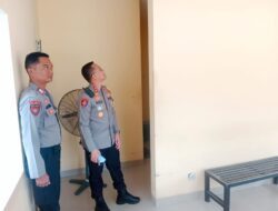 Kapolres Banggai Cek Kebersihan dan Kesiapsiagaan Anggota Piket Penjagaan Mapolres