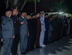 Kenang Jasa Pahlawan, Bupati Banggai Hadir Apel Kehormatan Dan Renungan Suci Di TMP Tanjung Tuwis
