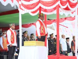 Wamendagri Pimpin Upacara HUT Ke-79 Kemerdekaan RI di PLBN Entikong