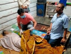 Kapolsek Toili ke TKP Penemuan Mayat di Perkebunan Sawit PT. KLS