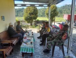Polisi Mediasi Warga yang Blokir Jalan Lantaran Akses Luwuk-Balantak Rusak