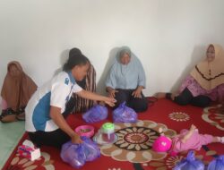 DPC-PPWI Pulang Pisau Salurkan Bantuan Sembako untuk Warga Kurang Mampu di Desa  Mantaren II