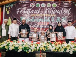 Festival Maulid Di Bunta I, Bupati Amirudin Beri Hadiah Umroh dan Sumbangan Uang Tunai