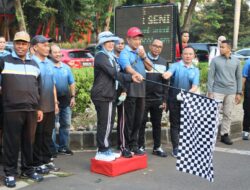 Rayakan HUT Ke-14 Badan Nasional Pengelola Perbatasan, Mendagri Tito Turut Ramaikan Jalan Sehat