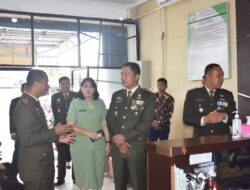 Kasrem 102/ Pjg Tinjau Kegiatan Bakti Kes Operasi Katarak Dalam Rangka Hut TNI Ke – 79 Tahun 2024.