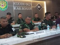 Korem 061/Sk Buka Suara Terkait Berita Kecelakaan Truk TNI Dengan Mobil MiniBus Pribadi Yang Viral Di Medsos, Ruangan Center Media Kodim 0621 Bogor