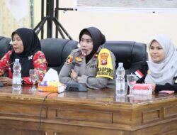 Wakapolres Pulang Pisau Sampaikan Materi Sosialisasi Pengawasan Cyber dan Media Massa Pada Pilkada Serentak 2024