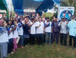 Disaksikan Ribuan Massa, Ali Yusuf Siregar Serahkan SK Relawan Sehati
