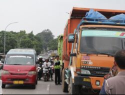 Tim Gabungan Dirikan 8 Pos Pantau, Awasi Jam Operasional Truk Tanah di Tangerang