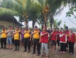 Dukung Ketahanan Pangan, Polsek Sepatan Dan Pemdes Sangiang Kerja Bakti Di Kebun Ex-Tempayan Adem