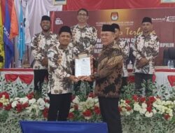 KPU Bangkep Gelar Rapat Pleno Tetapkan Rusli Moidady Dan Serfi Kambey Sebagai Bupati dan Wakil Bupati Banggai Kepulauan
