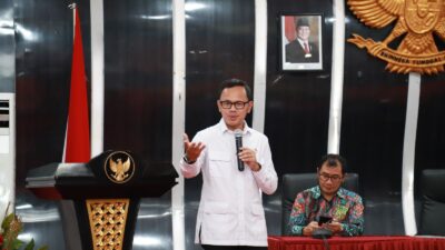 Wamendagri Bima Jelaskan Pemilu Perkuat Integrasi Bangsa, Berikan Kuliah Umum di Universitas Sam Ratulangi 