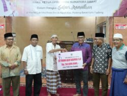 Safari Ramadhan, Wakil Ketua DPRD Sumbar Salurkan Bantuan Rp 50 Juta