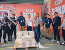 Polisi Kawal Ketat Logistik PSU dari Jakarta Menuju Kabupaten Banggai