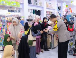 Berbagi Kebahagiaan Jelang Lebaran, Kapolres Banggai Ajak Anak Panti Asuhan Belanja Baju Lebaran
