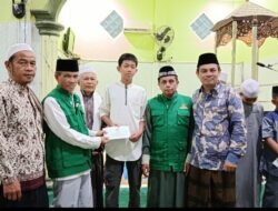 Safari Ramadhan, Baznas Bagikan Zakat Mal dan Santuni Anak Yatim di Masjid Baitul Amin