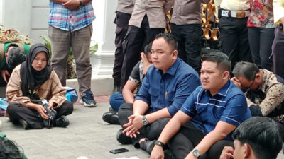 Koalisi Masyarakat Sipil Unjuk Rasa ke DPRD Sumbar