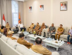 Bupati Amirudin Pimpinan Rapat Evaluasi Penanganan Sampah