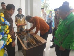 Sekda Banggai Resmikan Gedung Kantor Kecamatan Luwuk Selatan dan Kantor Kelurahan Bukit Mambual