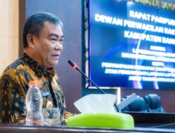 Sekda Banggai Beri Sambutan Pada Rapat Paripurna Penyampaian Laporan Pansus DPRD Terkait LKPJ Bupati 2024