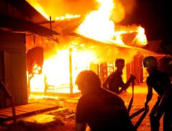 Kebakaran di Desa Bencah, Bangka Selatan: Satu Rumah dan Toko Klontong Ludes Terbakar