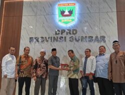 Bahas Koordinasi Soal Efisiensi Anggaran, DPRD Sumbar Terima Kunjungan DPRD Jakarta