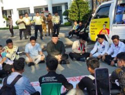 Gelar Aksi Kritik Kepemimpinan Prabowo-Gibran, Mahasiswa Kammi Langsung Disambut Wakil Ketua DPRD Sumbar