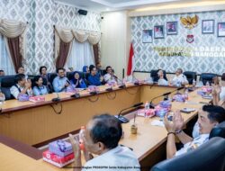 Wakil Bupati Banggai H. Furqanudin Buka Seminar Awal Peta Jalan Pengembangan Ekonomi Daerah Tangguh dan Inklusif