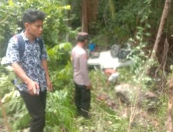 Mobil Pick Up Masuk Jurang di Desa Kagitakan, 7 Orang Terluka, Polsek Lamala Bantu Evakuasi