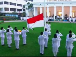 Putra Bangkep Michael Laempah Pengibar Bendera Pada Upacara Hari Lahirnya Pancasila di Gedung Pancasila Jakarta.