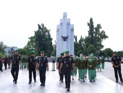 Dalam Rangka HUT Kodam I/BB ke-75, Pangdam I/BB Pimpin Ziarah dan Tabur Bunga di TMP Bukit Barisan