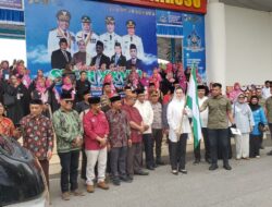 Kontingen STQH ke-XXVIII Tingkat Sulteng Asal Banggai Kepulauan Ikuti Pawai TA’ARUF di Poso