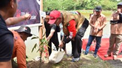 Semarak Hari Bhayangkara, Kapolda Sulteng Ajak Lestarikan Alam, Tanam 1.000 Pohon dan Tebar 15.000 Ikan