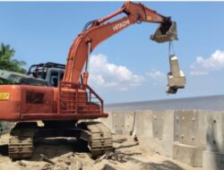 PT Timah Pasang Penahan Abrasi di Pantai Asmara Dewi Karimun, Warga Lebih Tenang dan Berharap Tak Kena Banjir Rob Lagi 