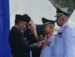 Gubernur Sulteng Secara Resmi Melantik Bupati dan Wakil Bupati Banggai di Halaman Kantor Gubernur