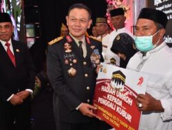 Hari Bhayangkara ke-79, Kapolda Sulteng Sentuh Hati Warga, Umrohkan 6 Orang Penggali Kubur dan Pengurus Jenazah