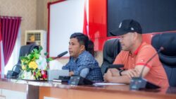 Kabag Tapem Setda Kabupaten Banggai Pimpinan Pembahasan Rencana Penilaian EKK Tahap III Tahun 2025