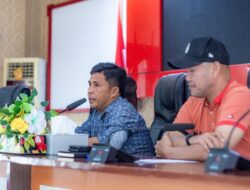 Kabag Tapem Setda Kabupaten Banggai Pimpinan Pembahasan Rencana Penilaian EKK Tahap III Tahun 2025