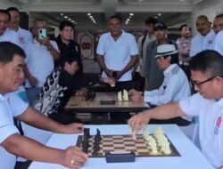 Gubernur Sulut vs Pj. Sekda: Duel Seru Catur Warnai Peringatan HUT RI ke-80