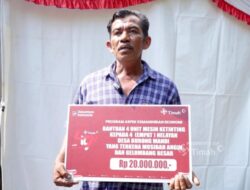 HUT ke-49 PT Timah Salurkan Bantuan ke Nelayan Zulkarnain, Setelah KM Miliknya Tenggelam 